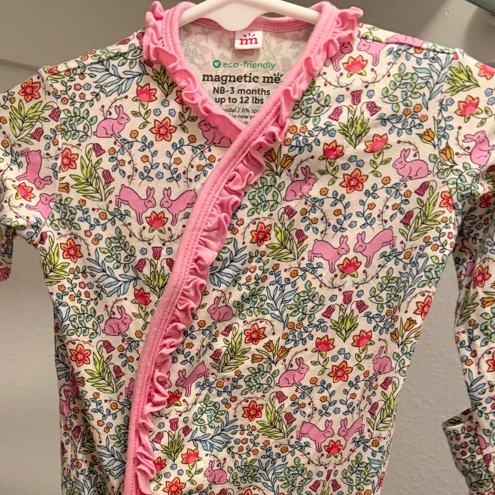 Magnetic Me Pink and White Floral Take Me Home Set